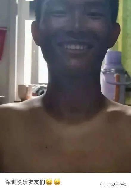 娱乐吃瓜军训